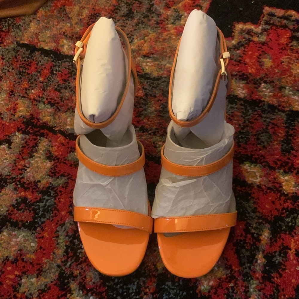 NWOB Michael Kors Koda Heel in Orange Patent - Picture 5 of 6